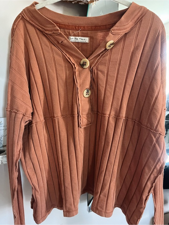 We The Free Tops - We The Free Ribbed Button Henley in Rust